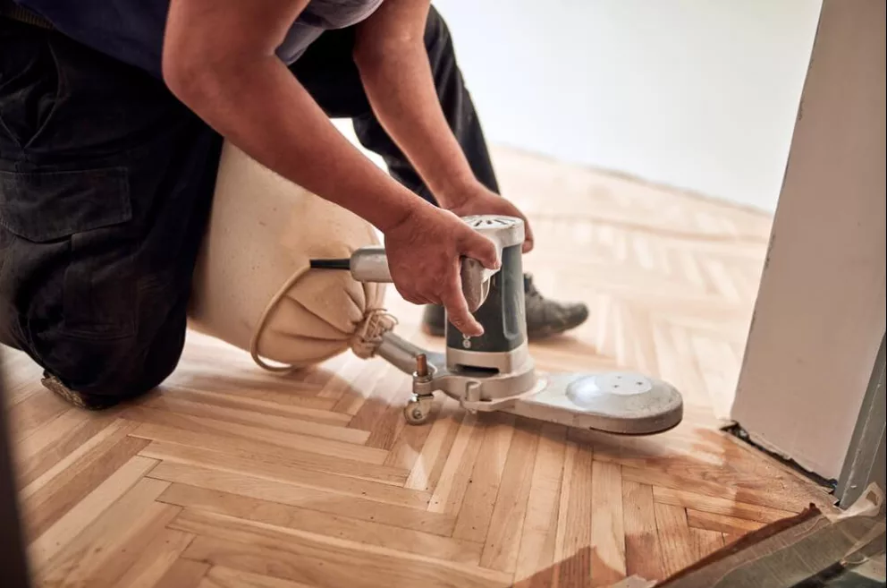 Parquet parisien réparé et remis en état