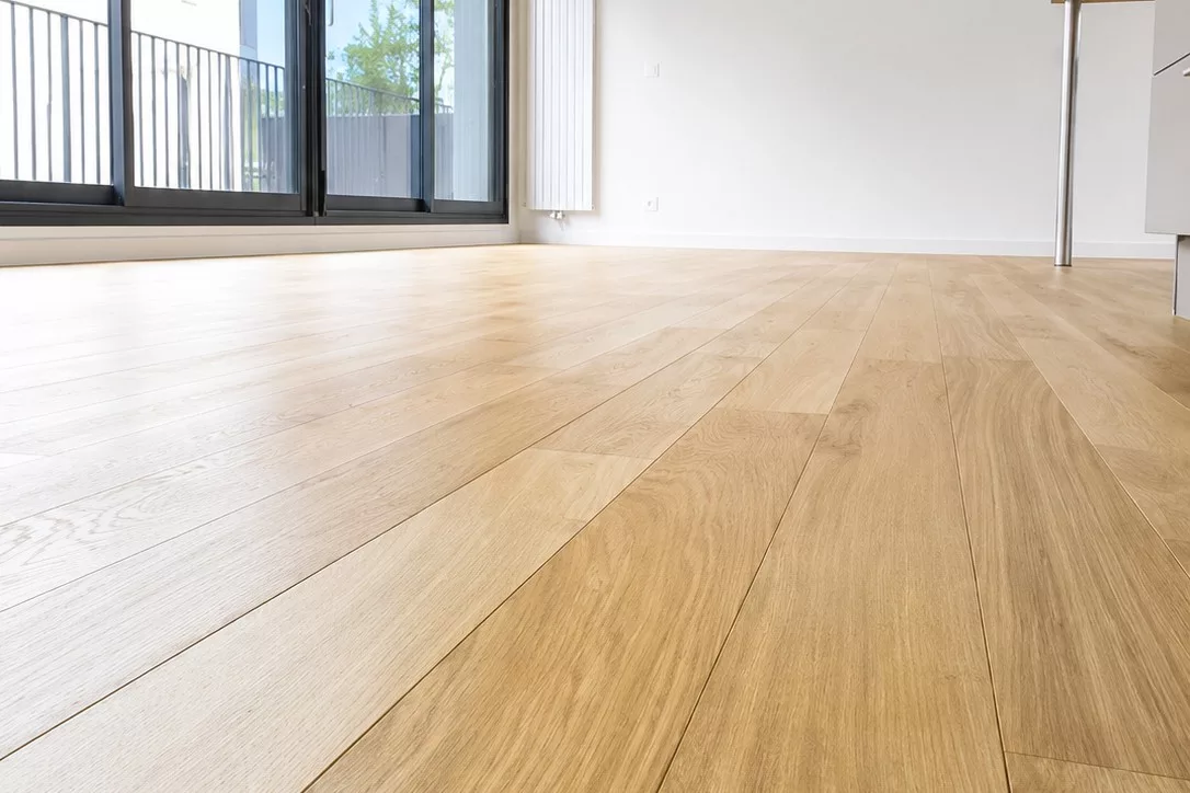 Parquet à lames droites après rénovation